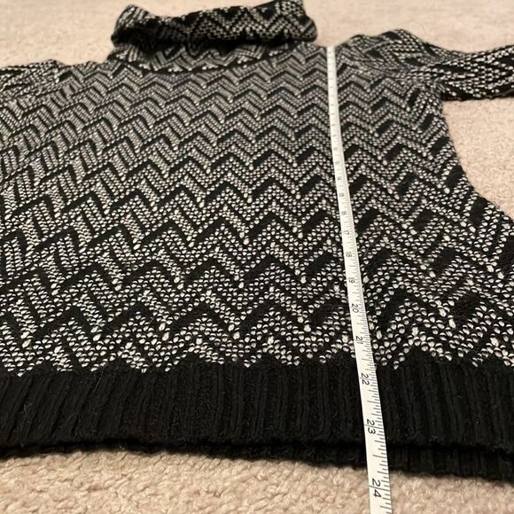 𝅺Ellen Tracy Turtleneck - Picture 8 of 8